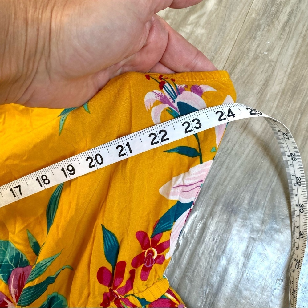 Vibrant floral Boho dress w resort vacay beach vibe - Picture 10 of 12